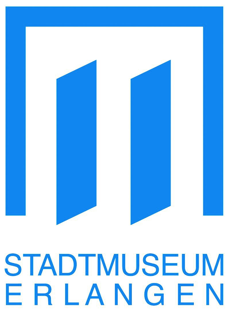 Loge Stadtmuseum Erlangen in weiß und blau